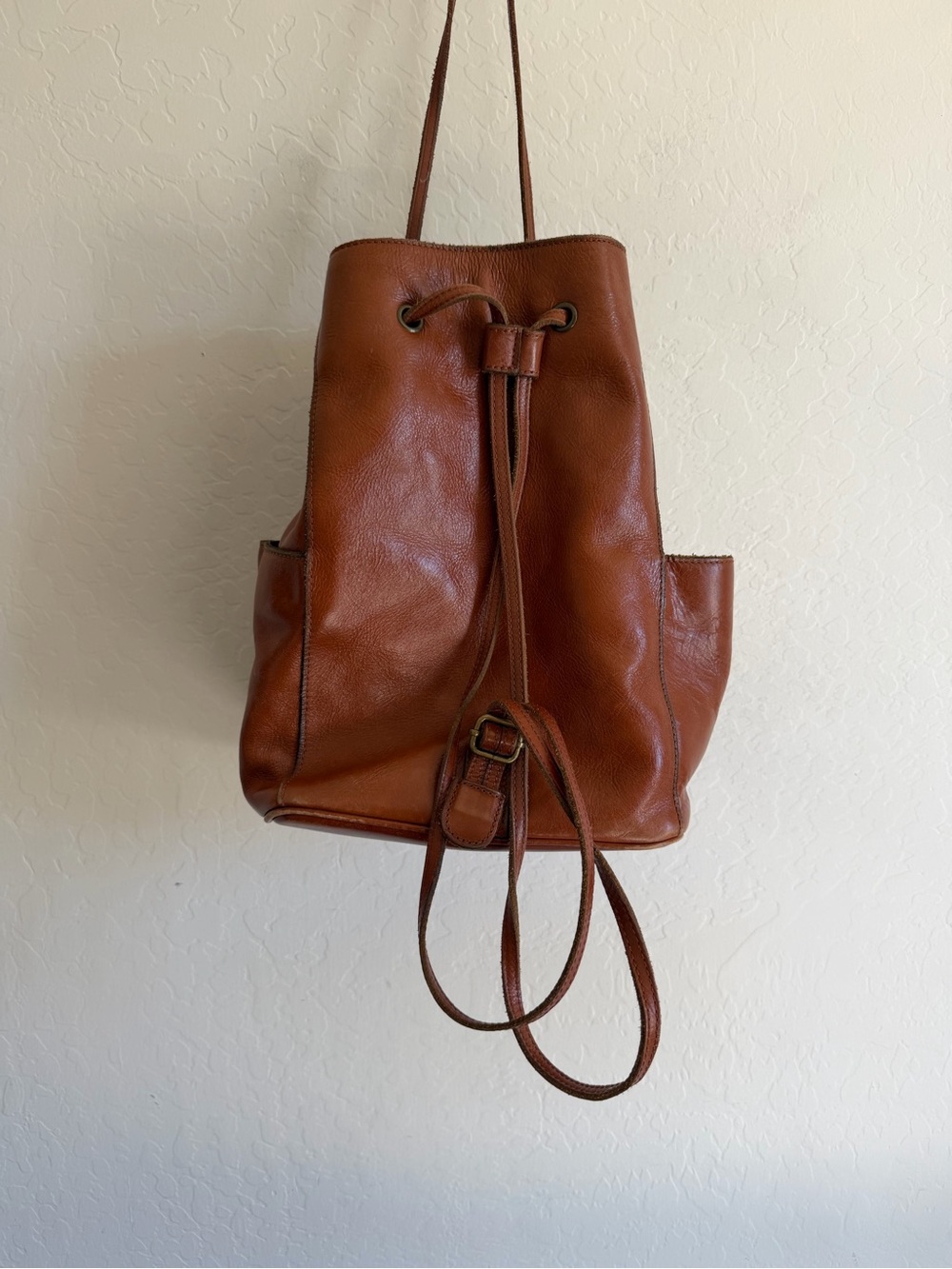 Patricia Nash] British Tan Leather Convertible Backpack Bucket Bag Purse - Picture 6 of 11